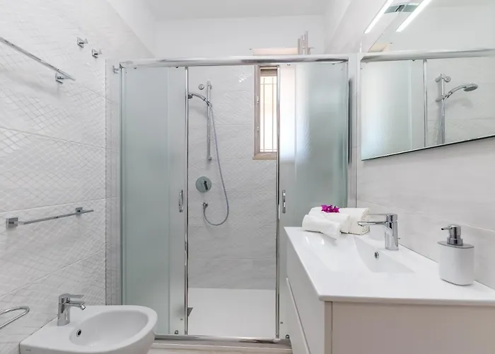 빌라 Gioena Con Piscina 산비토데이노르만니