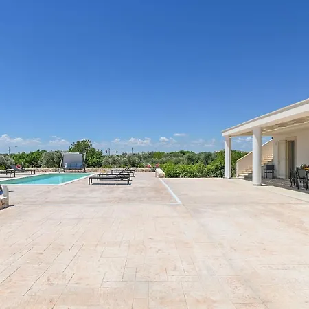 Gioena Con Piscina Villa