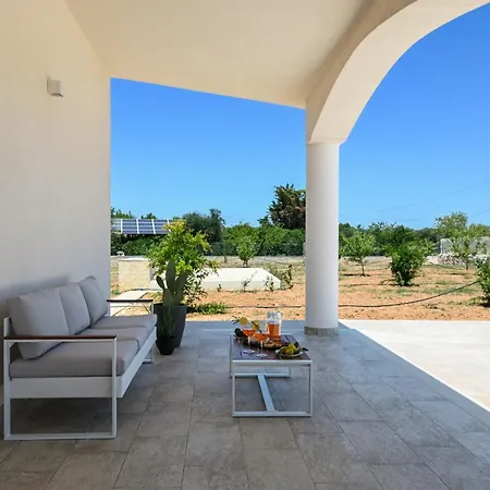 Gioena Con Piscina Villa